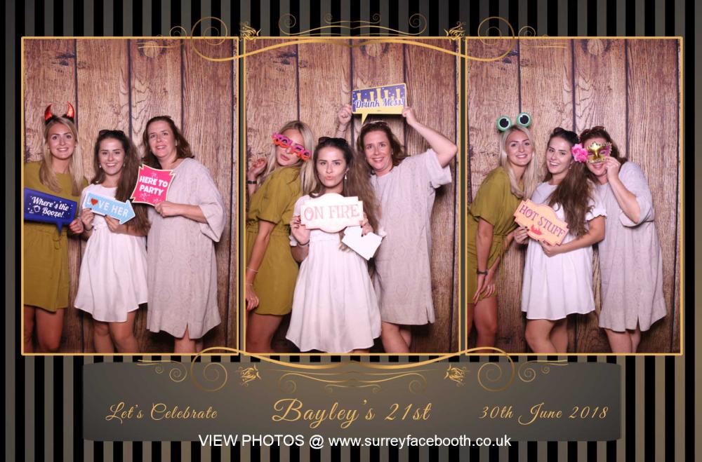 Bayley's 21st Birthday | View more photos from the event at galleries.surreyfacebooth.co.uk/u/Surrey-FaceBooth/Bayleys-21st-Birthday